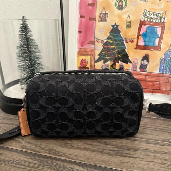 NWT Coach Silver/Black Axel Crossbody In Signature DenimCO945